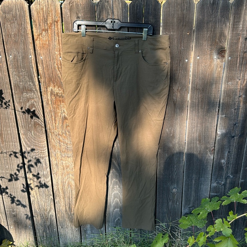 Men’s Military Green Columbia outdoor pants 36x32